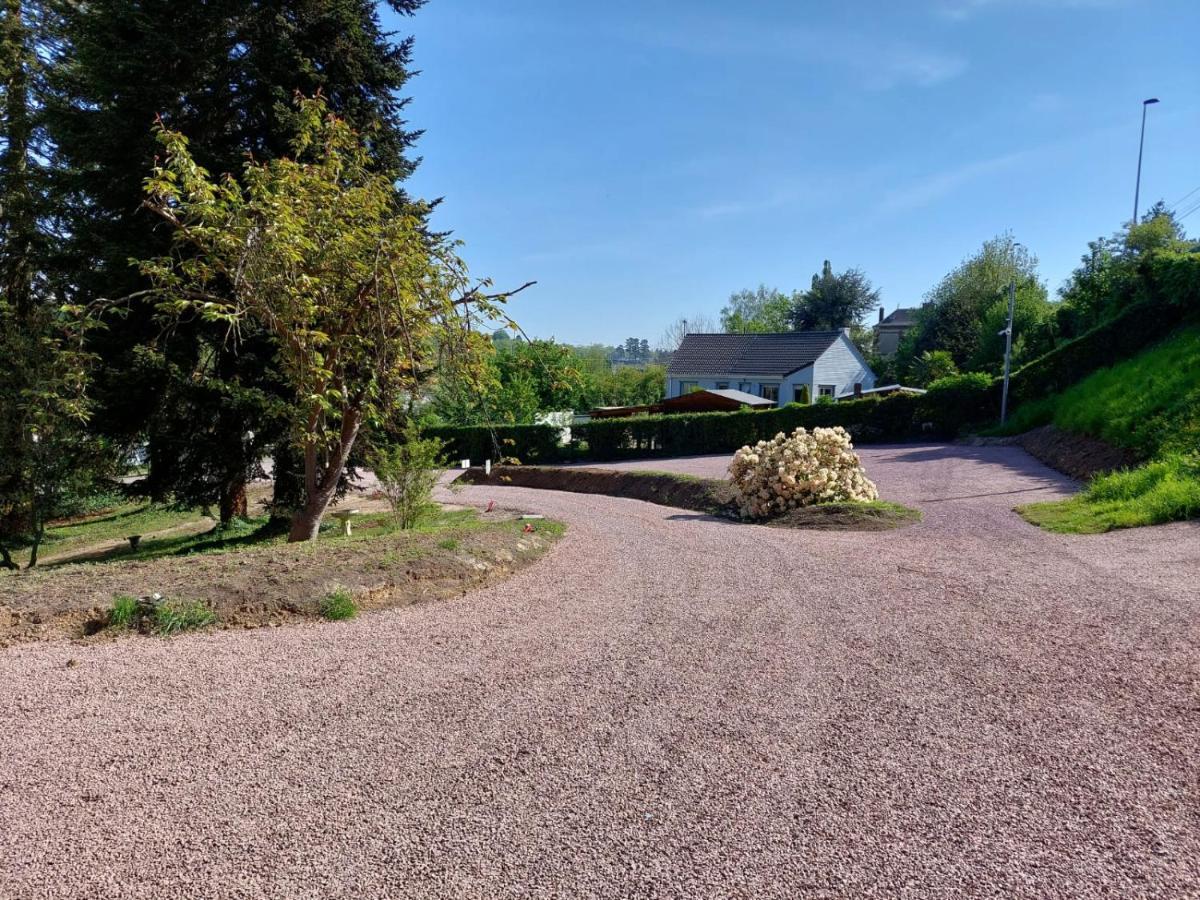 Le Clos Des Lodges Bernay  Exterior foto